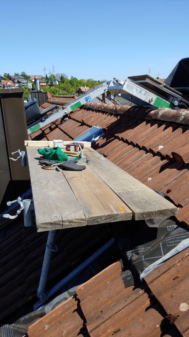 Dachumdeckung und Balkonsanierung von zwei Balkonen